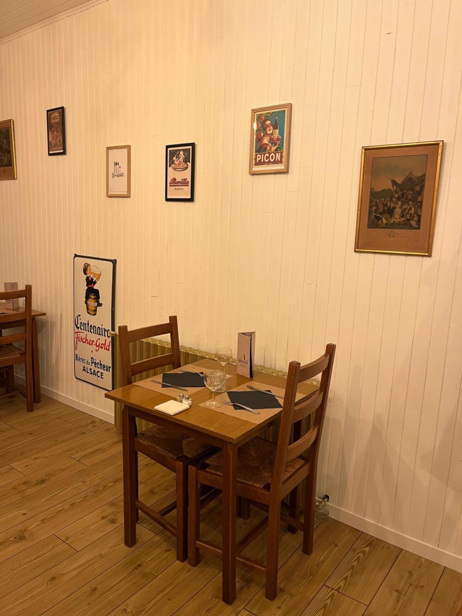 Café du commerce Genolhac Esterno foto